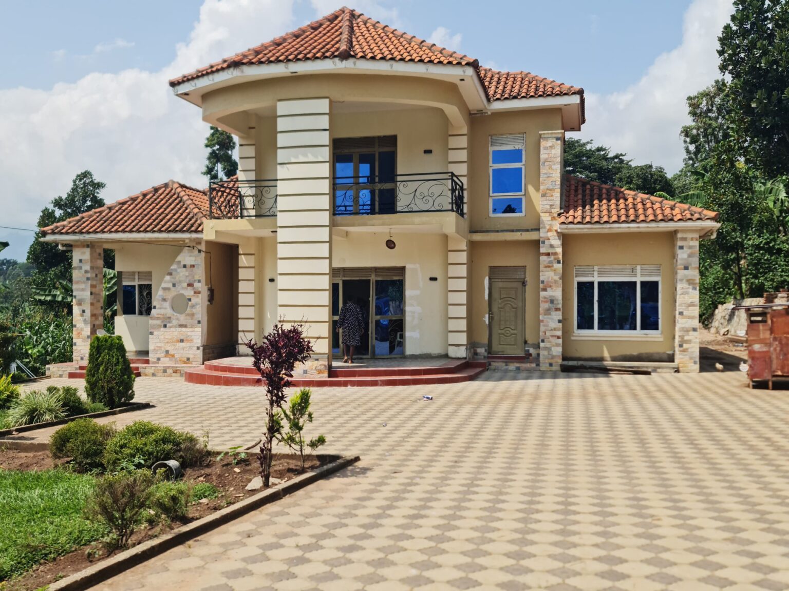 Siro Peak Residence — main view